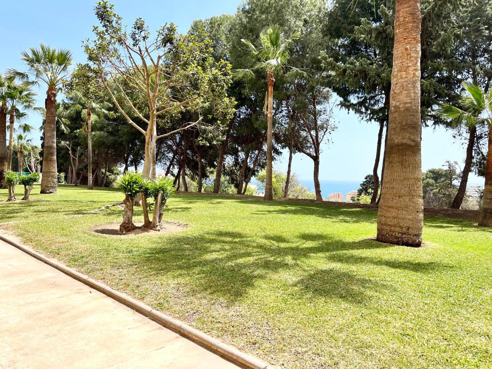 Cozy Central Studio Near The Beach Benalmadena Bagian luar foto